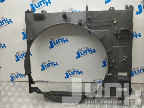 Диффузор радиатора охлаждения для Land Rover Range Rover Sport oe LR057118 разборка бу