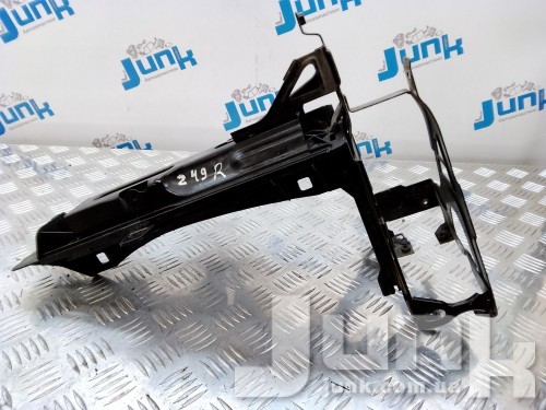 Кронштейн переднего бампера правый для BMW F02