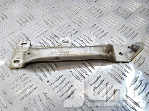 Кронштейн переднего бампера левый для BMW F02