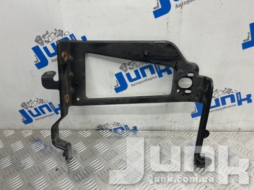 Кронштейн дополнительного  радиатора для Audi Q7 4M oe 4M0121262Q разборка бу