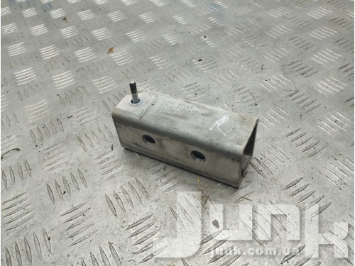 Кронштейн усилителя переднего бампера правый для Land Rover Range Rover IV (L405) 2012-2021 oe LR033056 разборка бу