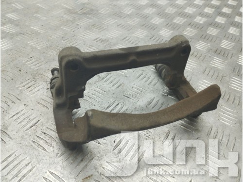 Скоба переднего суппорта для Mercedes C117 CLA oe A0004215606 запчасти бу Скоба переднего суппорта для Mercedes C117 CLA oe A0004215606 разборка бу