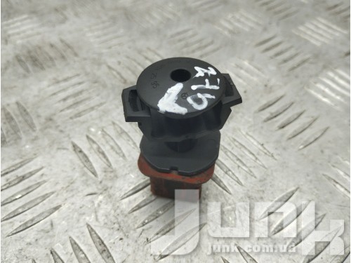 Втулка крепления радиатора для Mercedes W205 oe A1695040114 разборка бу