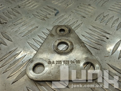 Кронштейн рулевой рейки для Mercedes W205 oe A2056280400 разборка бу