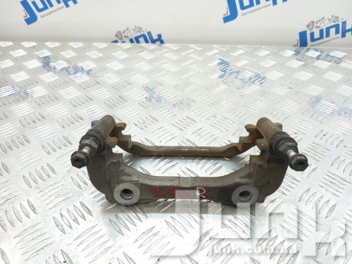 Скоба переднего правого суппорта для Mercedes W205 oe A2054215400 запчасти бу Скоба переднего правого суппорта для Mercedes W205 oe A2054215400 разборка бу