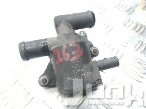 Клапан системы охлаждения для Audi A3 8V oe 5Q0122093A запчасти бу Клапан системы охлаждения для Audi A3 8V oe 5Q0122093A разборка бу