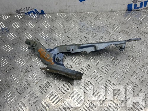 Петля капота правая для Volvo V60 I 2010-2018 oe 31385813 разборка бу