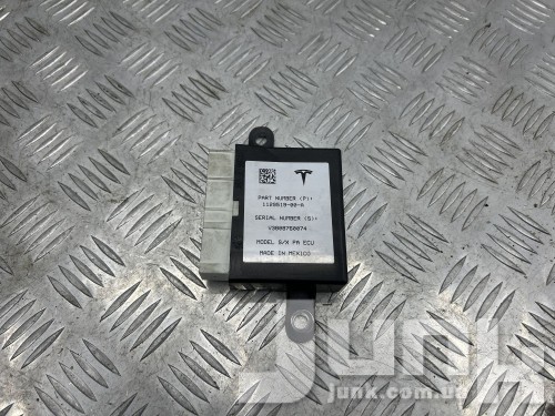Блок управления парктрониками для Tesla Model X 2015-2024 oe 112951900A разборка бу