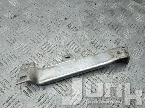 Кронштейн переднего бампера правый для BMW F10