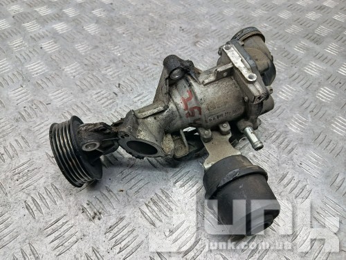 Водяная помпа (насос охлаждения) для Mercedes C117 CLA oe A2702000000 разборка бу