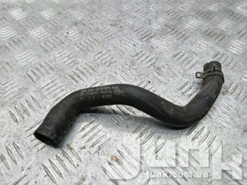 Патрубок системы охлаждения для Mercedes C117 CLA oe A2465010258 разборка бу