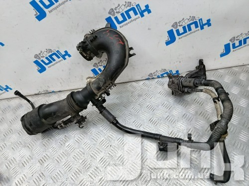 Патрубок воздушного фильтра с клапаном вентиляции для Мерседес C117 CLA-Класс oe A2700900700 разборка бу