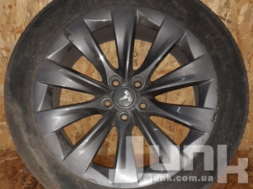 Tesla OEM 1027245-00-C 9,5x20 5x120 ET40 DIA64,1 Б/У запчасти бу Tesla OEM 1027245-00-C 9,5x20 5x120 ET40 DIA64,1 Б/У разборка бу