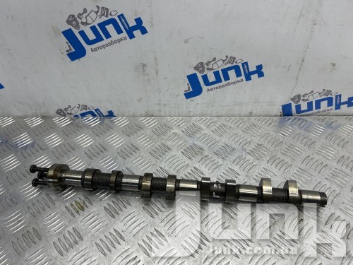 Распредвал выпускной левый для Land Rover Range Rover IV (L405) 2012-2021 oe LR020616 разборка бу