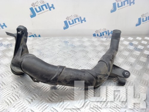 Патрубок интеркулера для Вольксваген Tiguan 2 oe 5Q0145840B запчасти бу Патрубок интеркулера для Вольксваген Tiguan 2 oe 5Q0145840B разборка бу