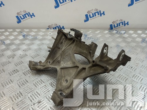 Кронштейн переднего подрамника правый для Audi A4 (Б9) oe 8W0399296E запчасти бу Кронштейн переднего подрамника правый для Audi A4 (Б9) oe 8W0399296E разборка бу